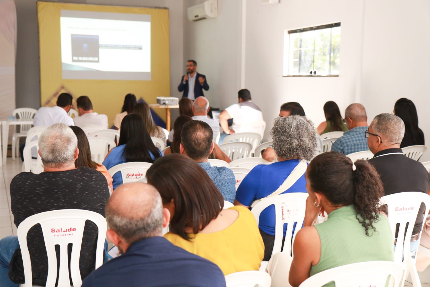 Prefeitura realiza audiência pública para discutir a transformação que será realizada na iluminação pública da cidade