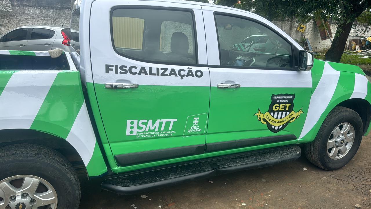 Prefeitura de Cruz das Almas entrega novo veículo para a SMTT fiscalizar o trânsito da cidade
