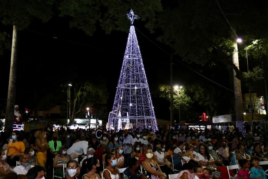 Natal Iluminado começa com espetáculo de luzes e música - Prefeitura  Municipal de Cruz das Almas