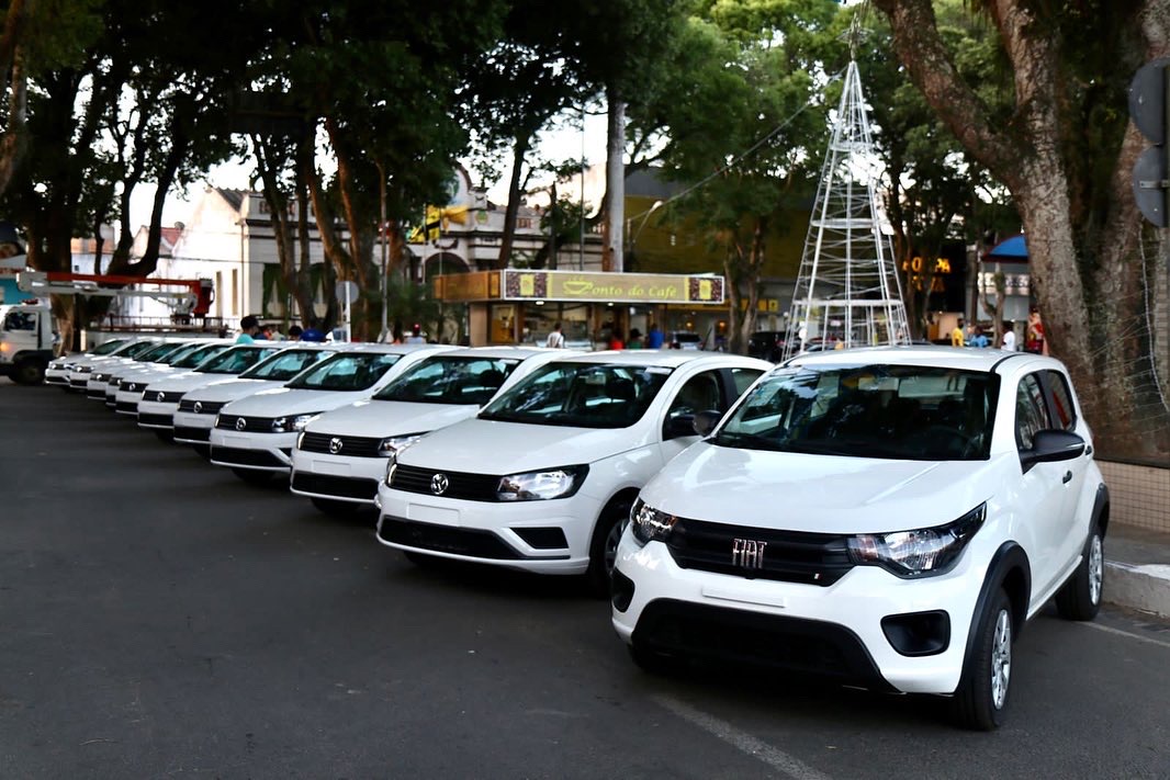 Prefeitura adquire 12 veículos novos para a frota do município