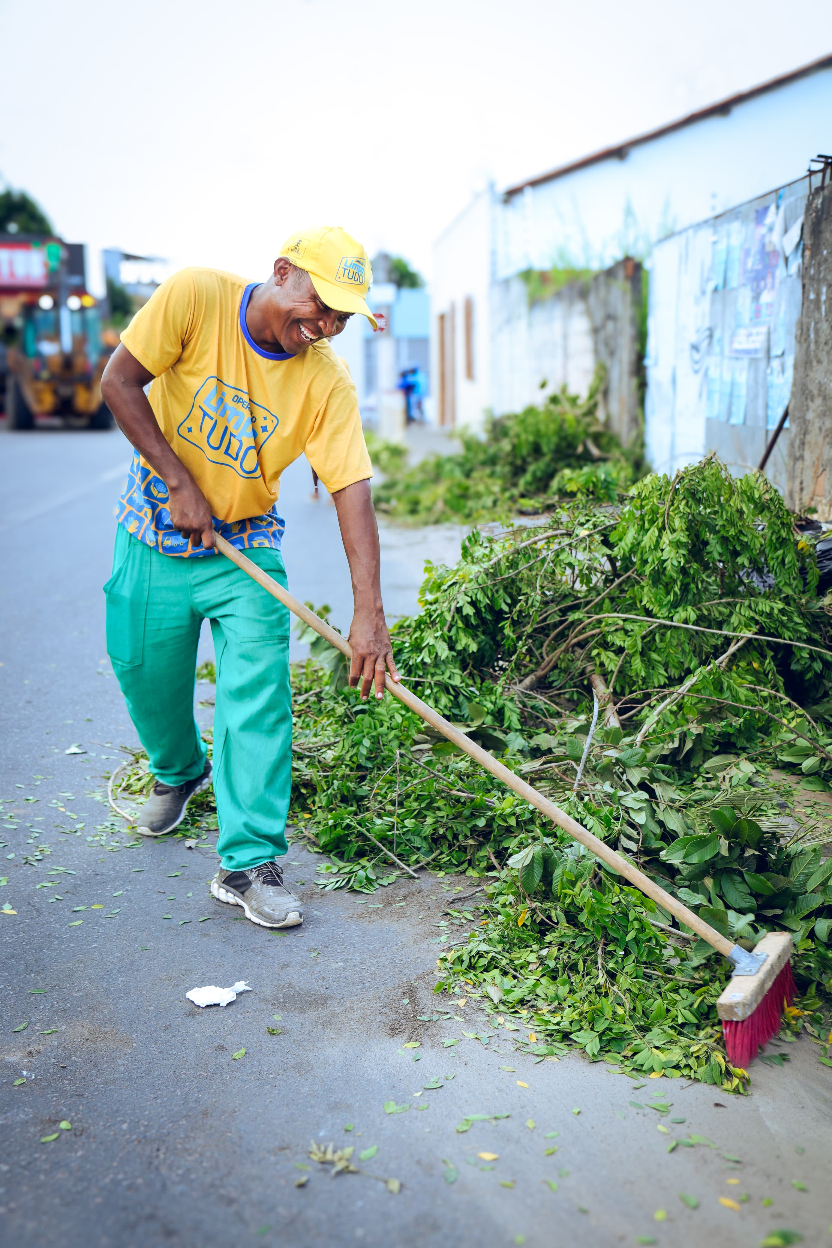 Operação Limpa Tudo: Bairro Primavera recebe faxinaço de limpeza em mais de 18 ruas