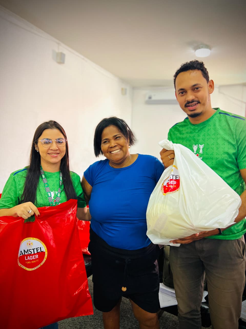 Amstel e Prefeitura de Cruz entregam cestas básicas e kits de apoio a trabalhadores que atuam no São João