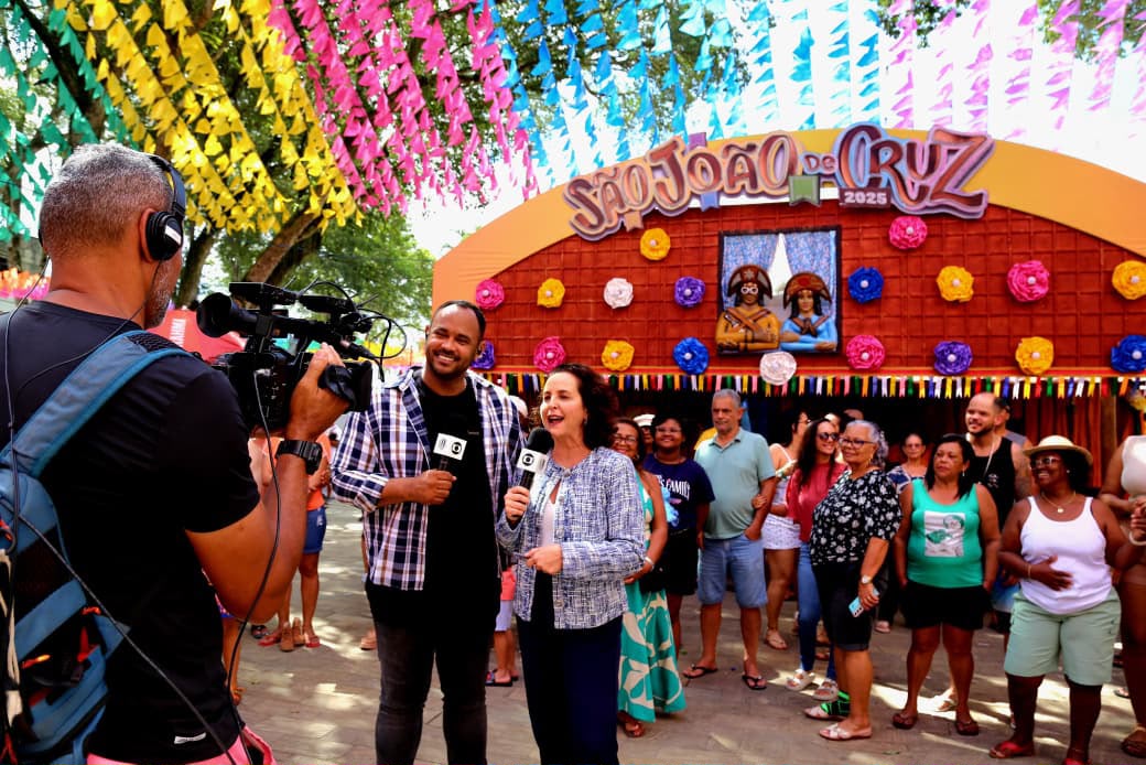 Andrea Silva e Vanderson Nascimento apresentam Bahia Meio Dia direto do São João de Cruz, no Circuito Oton Silva